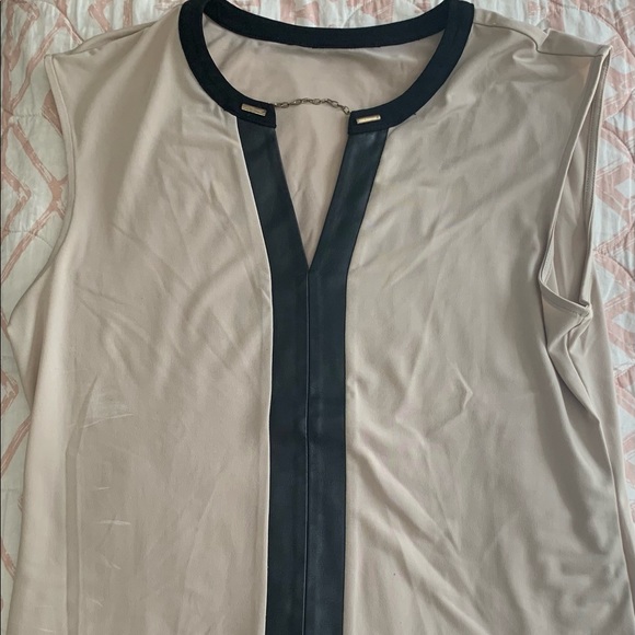 Dresses and shirts - Picture 2 of 14